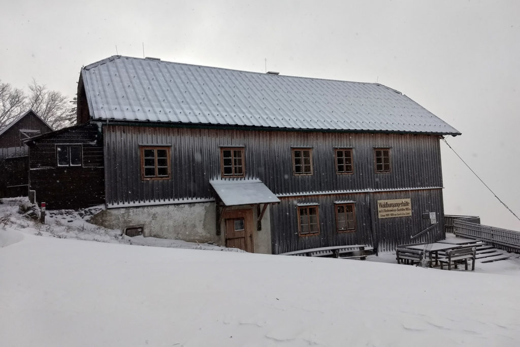 Waldburgangerhütte. Von Mai bis Oktober an Wochenenden geöffnet.