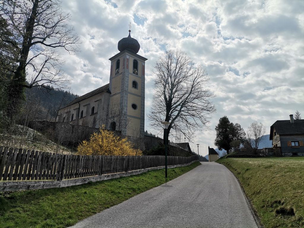 Kirche in Schwarzau im Gebirge. Foto: Veronika Schöll