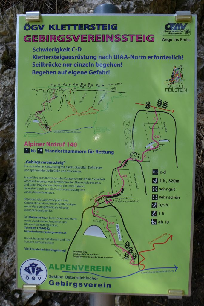 Infotafel mit Topo beim Einstieg. Foto: Alpenverein Edelweiss