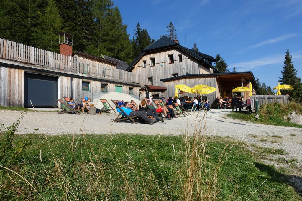 Chillen beim Waxriegelhaus. Foto: Alpenverein Edelweiss