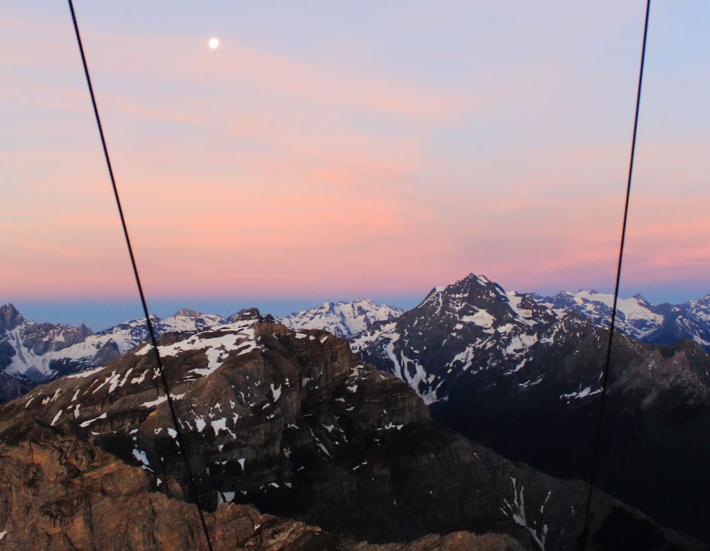 Blick auf die Stubaier Alpen bei Sonnenaufgang, Foto: Daniel Gratzl
