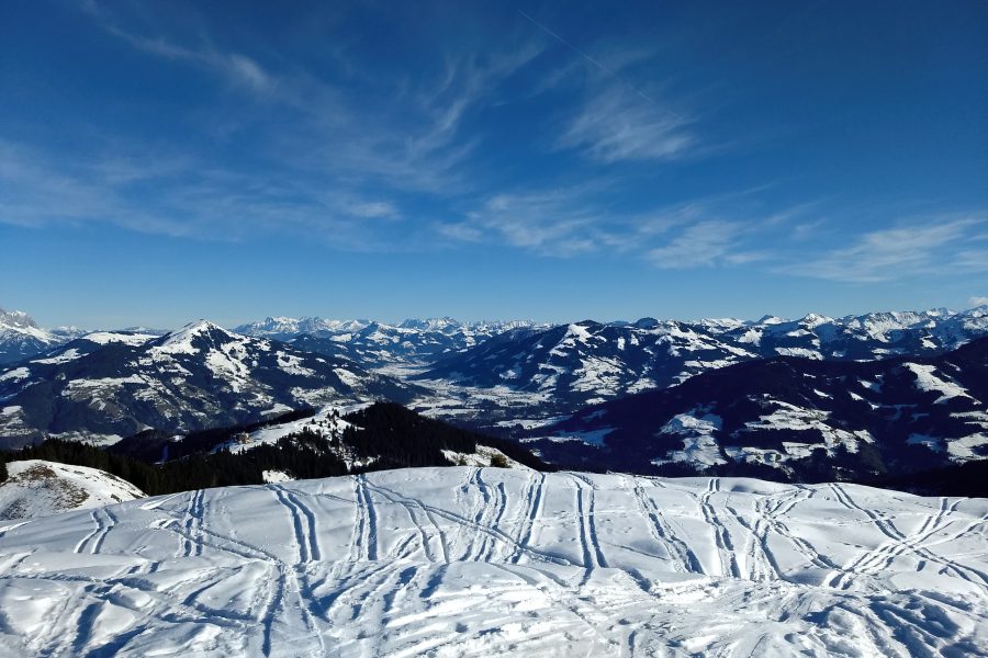 Am Gipfel des Roßkopf – die Kitzbüheler Alpen zu Füßen. Foto: Nikolaus Vogl