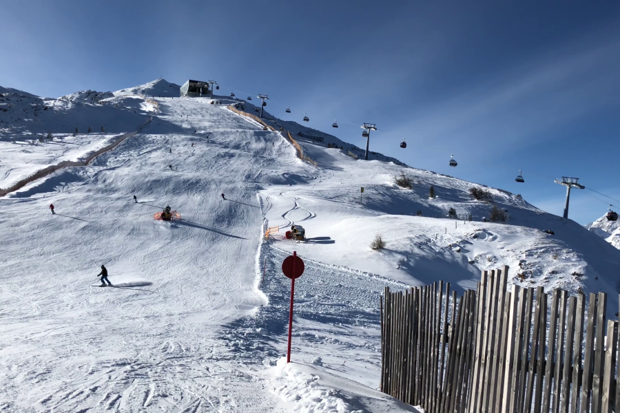 Kombibahn im Skigebiet Bergeralm. Foto Joakim Strickner