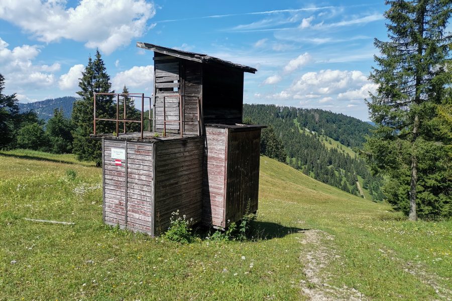 Links zur Türnitzer Hütte, geradeaus zur Gschwendthüttte. Foto Veronika Schöll