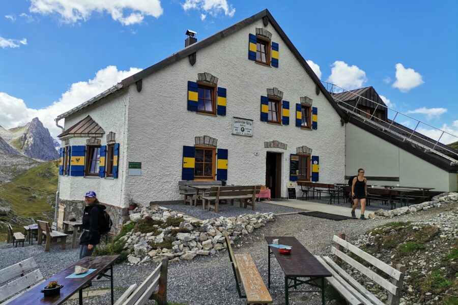 Schön renoviert ist die alte Hütte. Foto Veronika Schöll