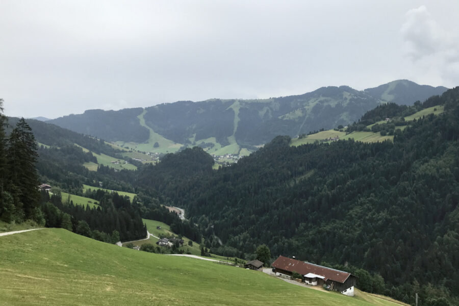 Blick Richtung Wildschönau mit dem Sonnberger Jöchl. Foto: David Kurz