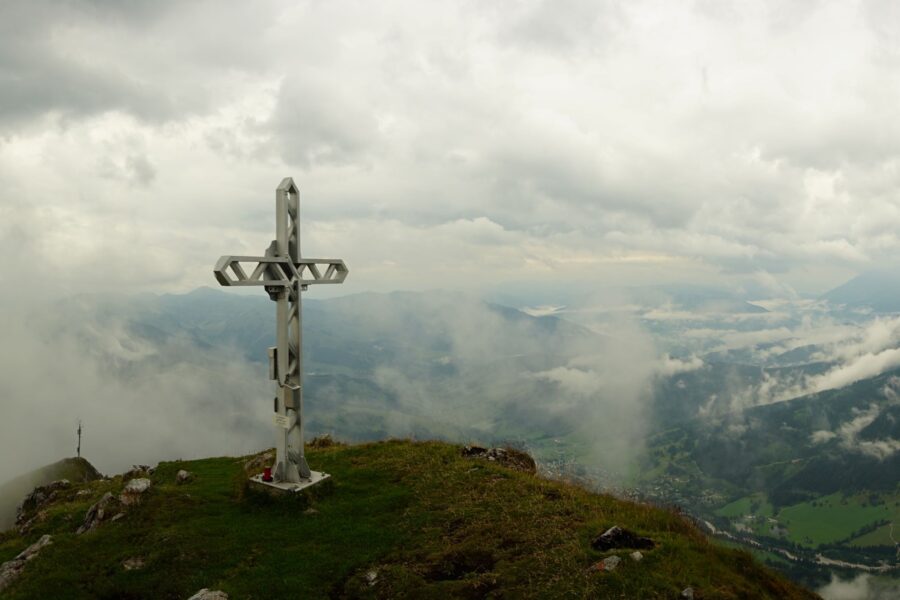 Gipfelkreuz am 2. Lauskopf. Foto Alpenverein Saalfelden