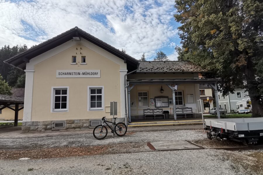Bahnhof Scharnstein. Foto Veronika Schöll