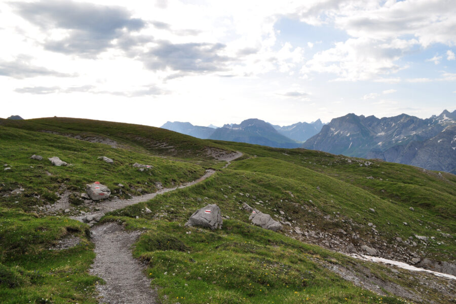 Blickrichtung Lech – Omeshorn beim Abstieg. Foto: Norman und Lisa