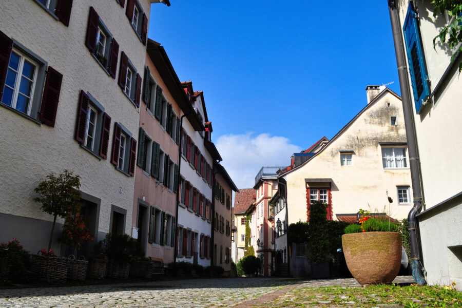 An der Graf-Wilhelm-Straße lässt sich das mittelalterliche Flair erkennen. Foto: Norman und Lisa