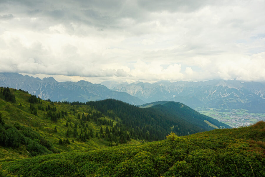 Weiterweg entlang des Saalchtaler Höhenweges. Foto: Alpenverein Saalfelden