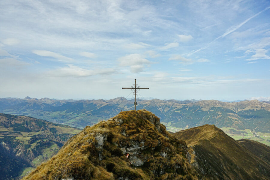 Gipfelkreuz Lärchwand. Foto: Alpenverein Saalfelden
