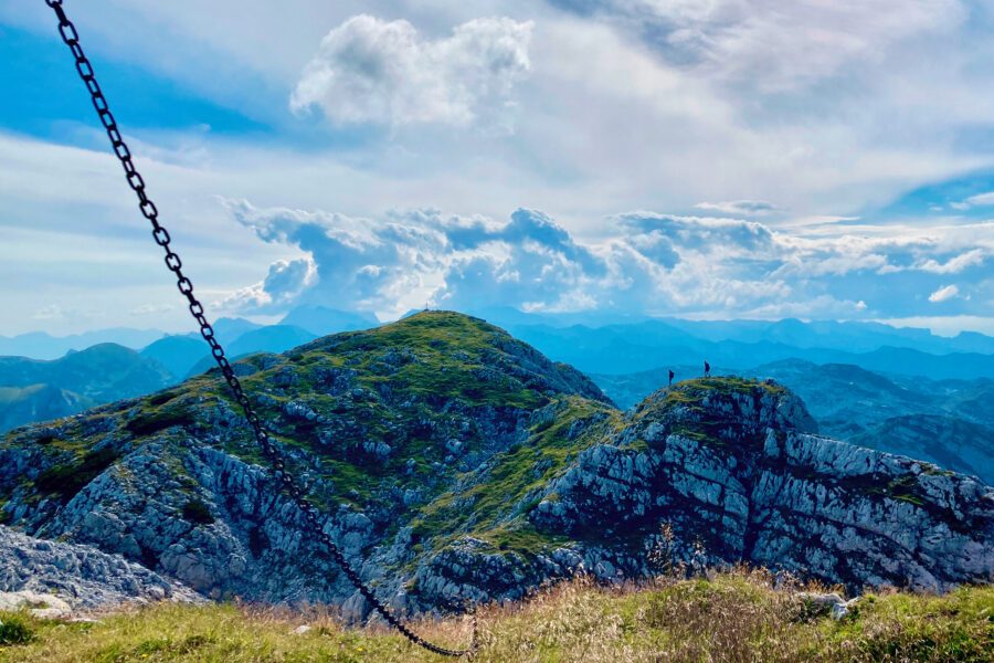 Doppelgifpel! Blick vom Wildenkogel-Gipfel auf den Großen Wildenkogel. Höhendifferenz: 3 Meter. Foto: Stefan Hochhold