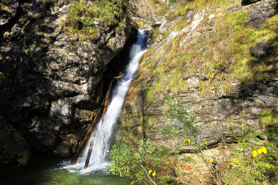 Der Lochner Wasserfall beim tosenden Dahinplätschern. Foto: Anna Siebenbrunner, POW AT
