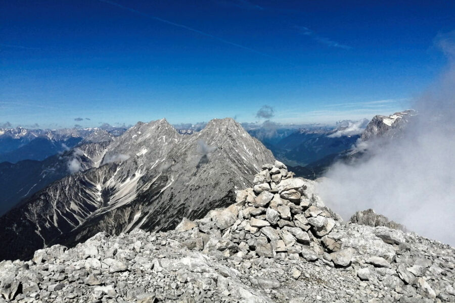 Endlich am Gipfel – Blick nach Westen. Foto: Protect Our Winters Austria