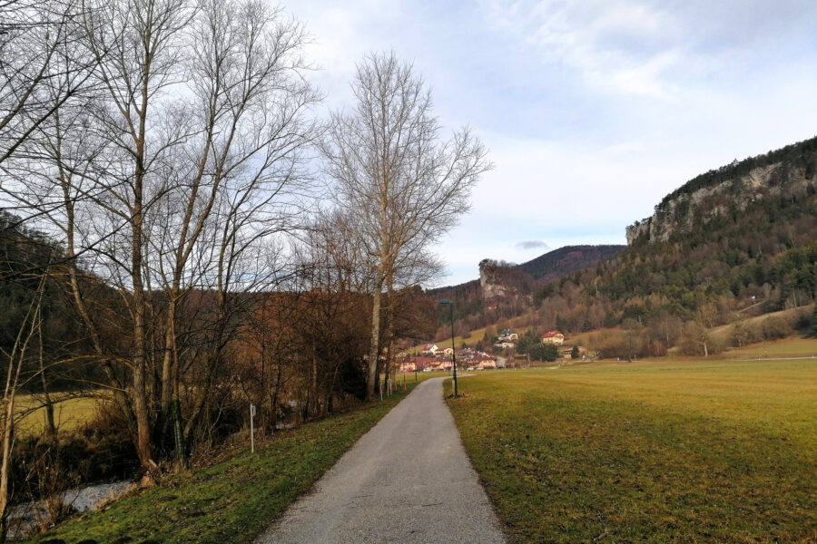 Blick nach Muggendorf mit dem Hausstein. Foto: Sarah Pallauf