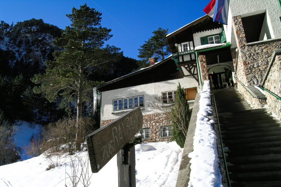 Talstation Raxseilbahn. Foto: Alpenverein Edelweiss