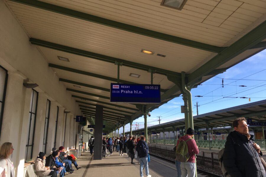 Bahnhof Heiligenstadt, erst der nächste Zug geht nach Krems. Foto Veronika Schöll