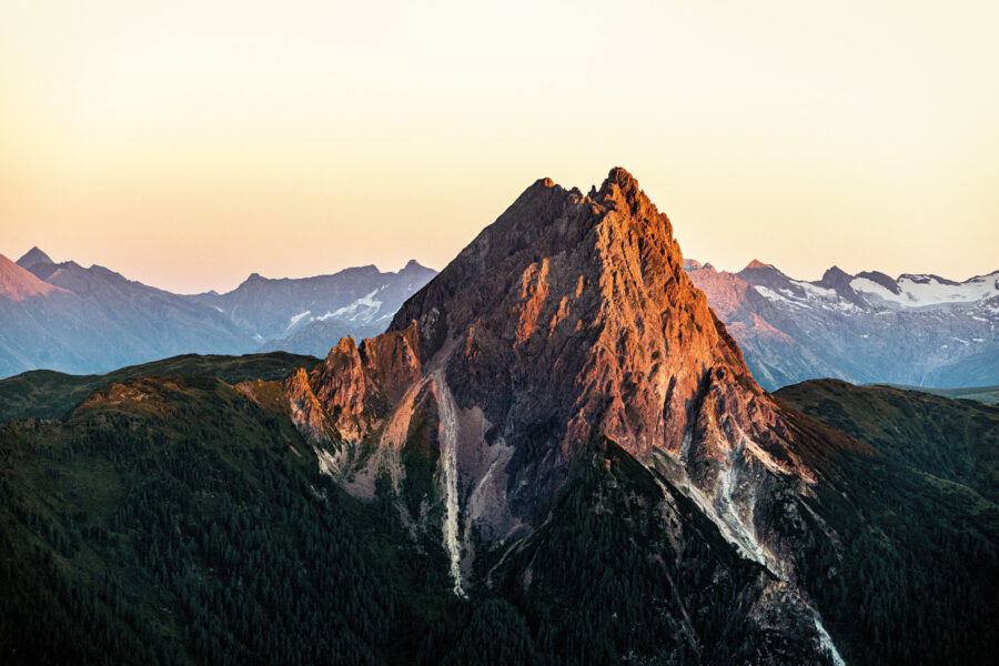 Den markanten Gipfelaufbau des Großen Rettensteins sieht man schon von Weitem. Foto: Mathäus Gärtner, TVB Kitzbüheler Alpen - Brixental
