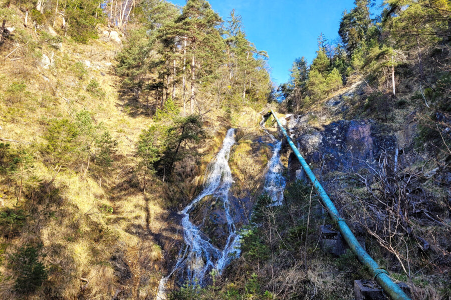 Wasserfall am Aufstieg zum Dreibrunnenjoch. Foto: Konrad Gwiggner