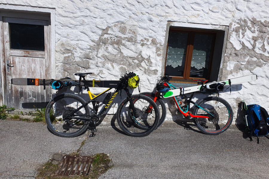 Das Bike&Ski Set-up unserer Mountainbikes. Foto: Niklas, POW ATDas Bike&Ski Set-up unserer Mountainbikes. Foto: Niklas, POW AT