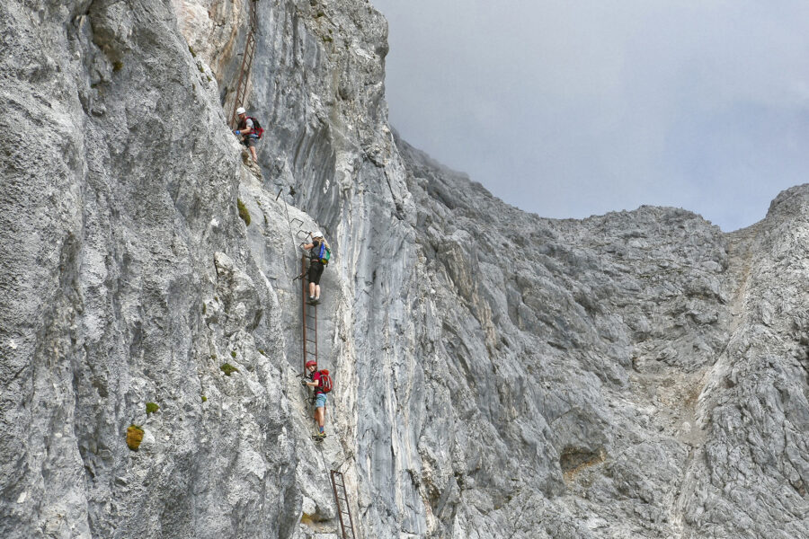 Der obere Teil des Klettersteigs mit den vielen Leitern. Foto: POW AT