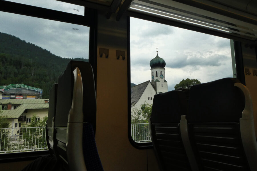 Bischofswiesen aus der S-Bahn gesehen. Foto: Karl Plohovich