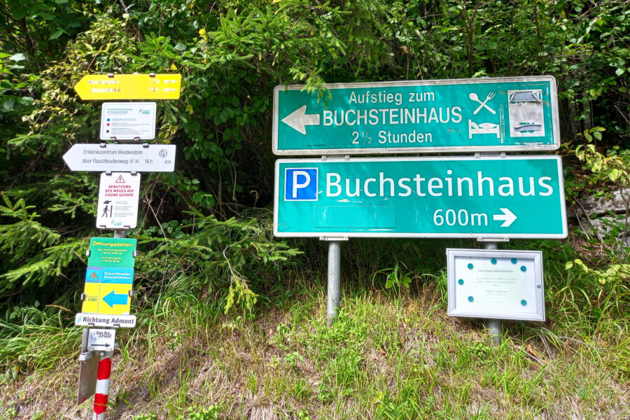 Wegweiser zum Buchsteinhaus in Gstatterboden. Foto: Martina Friesenbichler