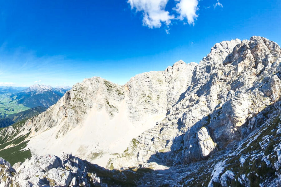 Oberhalb der Schneegrube mit Blick auf Persail- und Mitterhorn. Foto: Alpenverein Saalfelden