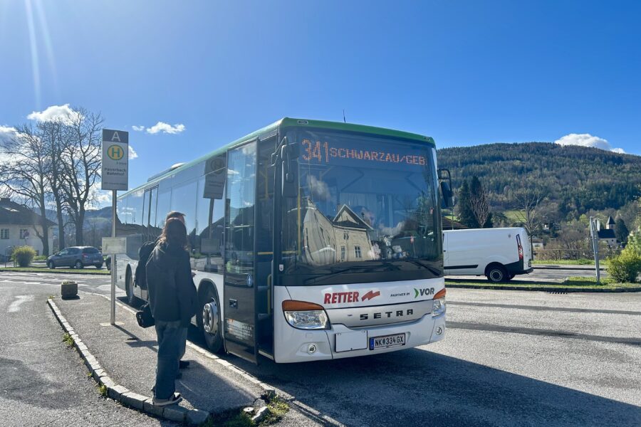 Bus 341 nach Schwarzau, Foto Veronika Schöll