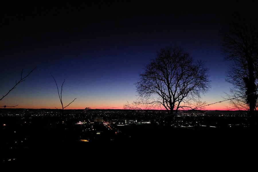 Noch vor Sonnenaufgang mitten im Aufstieg. Foto: Alice Frischherz